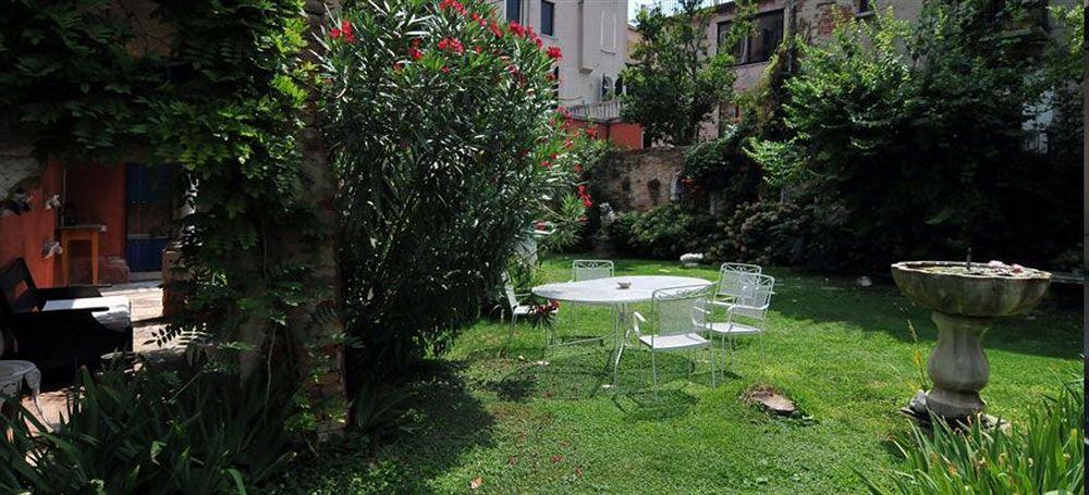 Garden Ca' Rezzonico Apartment